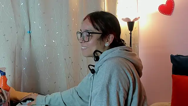 Snapshot of Dafne_Mel chatting on 23, 2, 2026 Dafne Mel online show from 23, 2, 2026