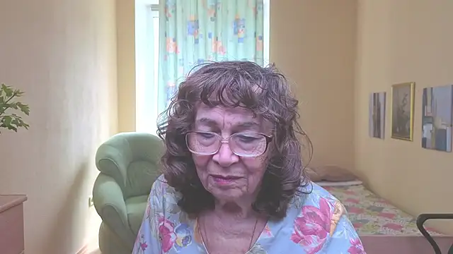 Snapshot of Betty_Brick chatting on 26, 4, 2026 Betty Brick online show from 26, 4, 2026