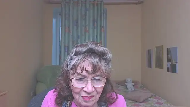 Snapshot of Betty_Brick chatting on 6, 5, 2026 Betty Brick online show from 6, 5, 2026