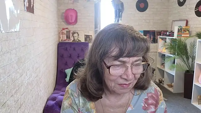 Snapshot of Betty_Brick chatting on 19, 5, 2026 Betty Brick online show from 19, 5, 2026