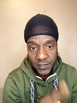 Snapshot of Kingdinyxxx chatting on 13, 10, 2025 Kingdinyxxx online show from 13, 10, 2025