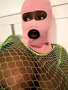 Snapshot of bustyblackebony chatting on 19, 10, 2025 bustyblackebony online show from 19, 10, 2025