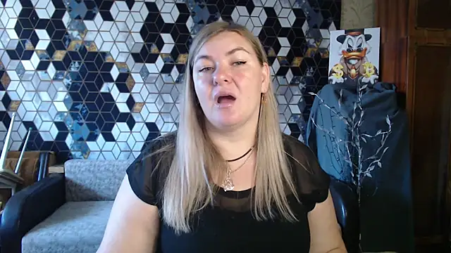 Snapshot of NikaSkylink chatting on 6, 4, 2026 NikaSkylink online show from 6, 4, 2026