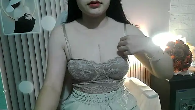 Snapshot of Emachiii chatting on 13, 11, 2025 Emachiii online show from 13, 11, 2025