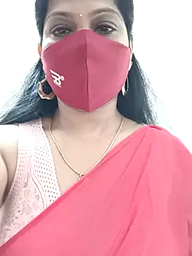 Snapshot of shivani27 chatting on 13, 9, 2025 shivani27 online show from 13, 9, 2025