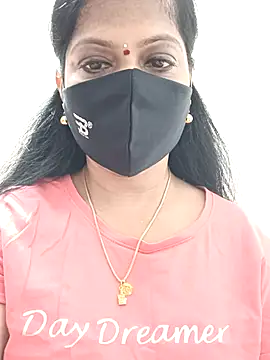 Snapshot of shivani27 chatting on 16, 9, 2025 shivani27 online show from 16, 9, 2025