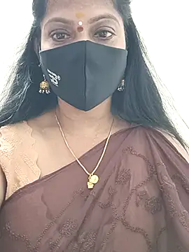 Snapshot of shivani27 chatting on 13, 11, 2025 shivani27 online show from 13, 11, 2025