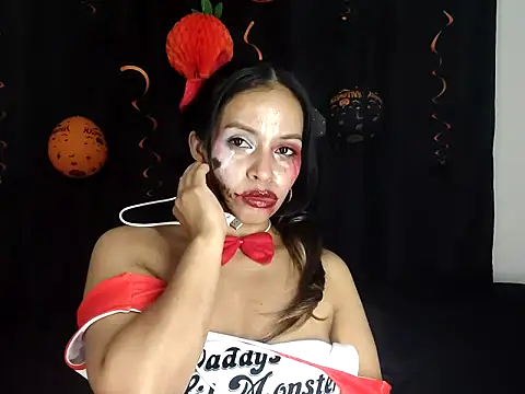 AntonelaMorriz online show from 10, 10, 2025