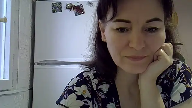 Krystal 82 online show from 12, 11, 2025