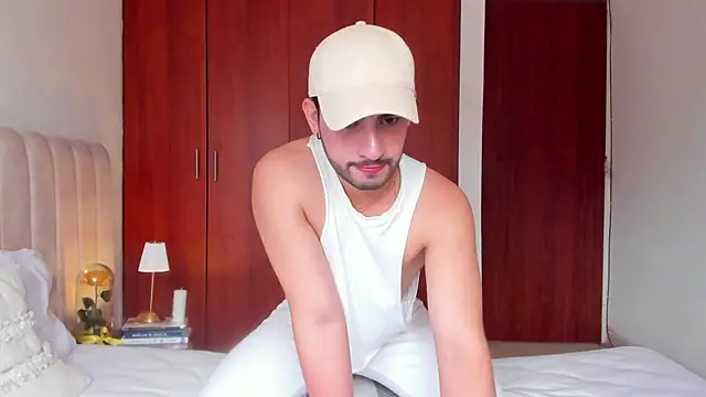 Snapshot of Dark_beauty2 chatting on 15, 9, 2025 Dark beauty2 online show from 15, 9, 2025