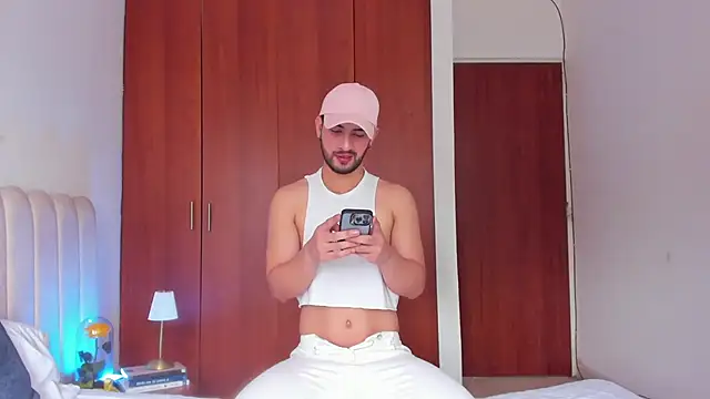 Snapshot of Dark_beauty2 chatting on 8, 10, 2025 Dark beauty2 online show from 8, 10, 2025