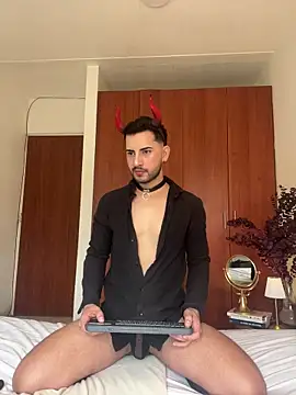 Snapshot of Dark_beauty2 chatting on 31, 10, 2025 Dark beauty2 online show from 31, 10, 2025