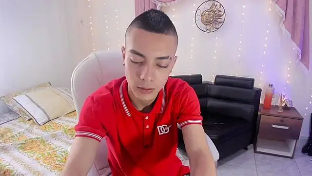 Dereck Boy8 online show from 6, 10, 2025