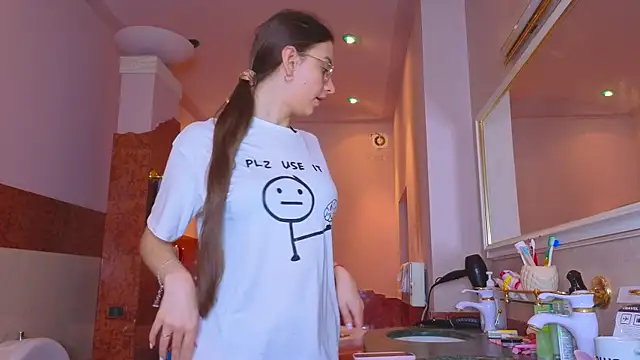 Real cutie1 online show from 18, 12, 2025