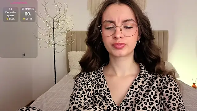 Snapshot of Real_cutie1 chatting on 9, 6, 2026 Real cutie1 online show from 9, 6, 2026