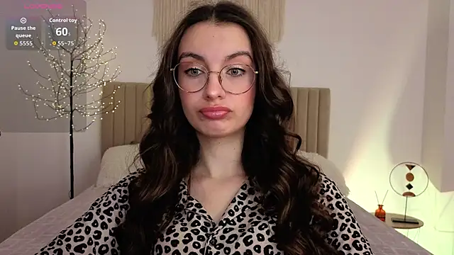 Snapshot of Real_cutie1 chatting on 12, 6, 2026 Real cutie1 online show from 12, 6, 2026