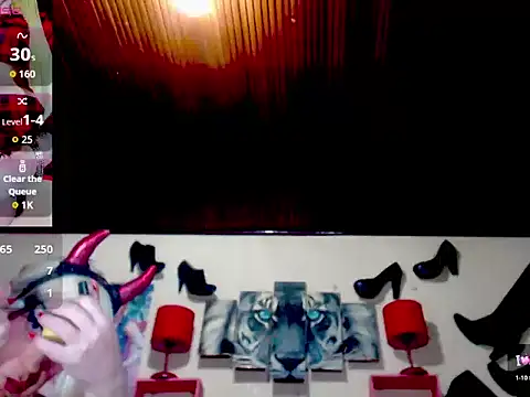 blondehot5v online show from 24, 9, 2025