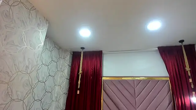 Snapshot of rubyrouge__ chatting on 9, 10, 2025 rubyrouge   online show from 9, 10, 2025