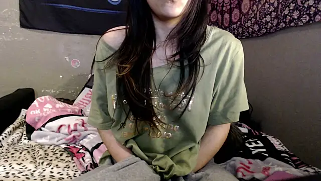 Snapshot of London_Ray chatting on 10, 5, 2026 London Ray online show from 10, 5, 2026