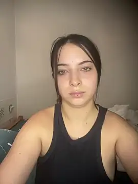 Snapshot of Bella__Booty chatting on 19, 10, 2025 Bella  Booty online show from 19, 10, 2025