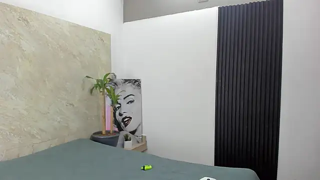  Axel 09 online show from 19, 9, 2025