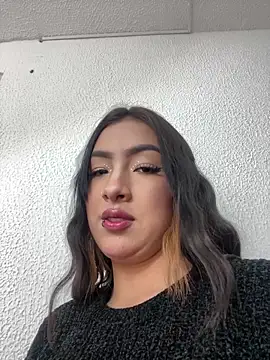 Snapshot of iamvalenn chatting on 4, 11, 2025 iamvalenn online show from 4, 11, 2025