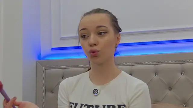 ZoeyNeal online show from 20, 3, 2026