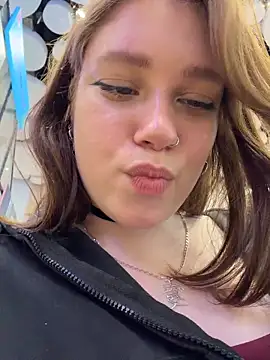 Snapshot of lucy-joy chatting on 19, 6, 2026 lucy-joy online show from 19, 6, 2026