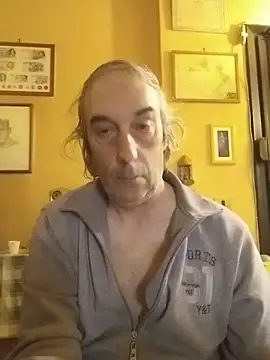 Snapshot of bi_dare chatting on 1, 4, 2026 bi dare online show from 1, 4, 2026