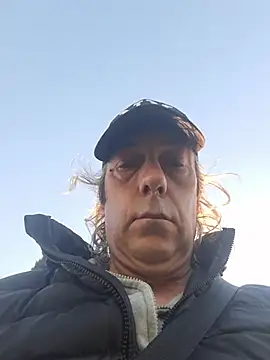 Snapshot of bi_dare chatting on 8, 4, 2026 bi dare online show from 8, 4, 2026