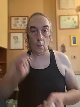 Snapshot of bi_dare chatting on 11, 4, 2026 bi dare online show from 11, 4, 2026