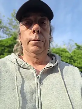 Snapshot of bi_dare chatting on 14, 4, 2026 bi dare online show from 14, 4, 2026