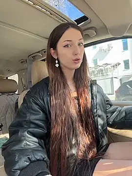 DollyTall online show from 23, 3, 2026