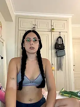 Snapshot of very_licious chatting on 15, 9, 2025 very licious online show from 15, 9, 2025