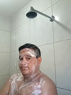 Snapshot of reguetones92 chatting on 18, 10, 2025 reguetones92 online show from 18, 10, 2025