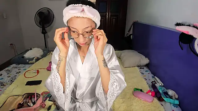 Anais lux online show from 6, 4, 2026