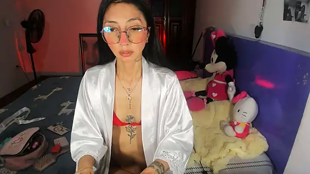 Snapshot of Anais_lux chatting on 26, 6, 2026 Anais lux online show from 26, 6, 2026