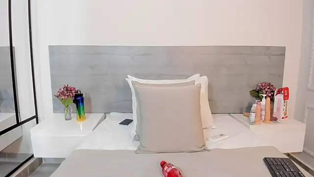 sunnyWhitee online show from 15, 10, 2025