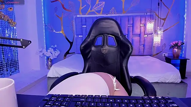 ShylySweet online show from 15, 10, 2025