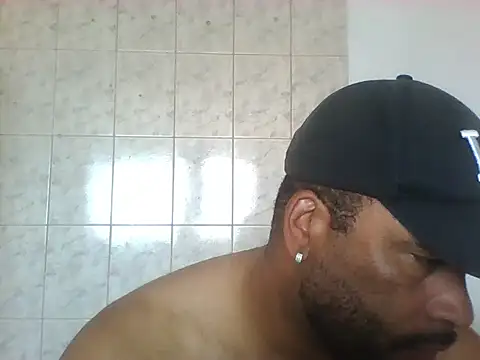 Snapshot of OliveiraSeven chatting on 6, 5, 2026 OliveiraSeven online show from 6, 5, 2026