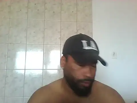 Snapshot of OliveiraSeven chatting on 7, 5, 2026 OliveiraSeven online show from 7, 5, 2026