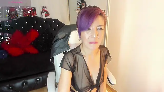 Snapshot of Trinityy__ chatting on 10, 9, 2025 Trinityy online show from 10, 9, 2025