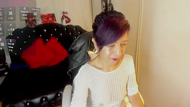 Snapshot of Trinityy__ chatting on 16, 9, 2025 Trinityy online show from 16, 9, 2025