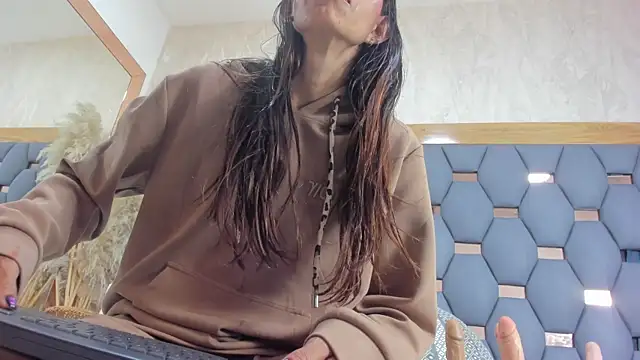 crystal sm online show from 27, 3, 2026