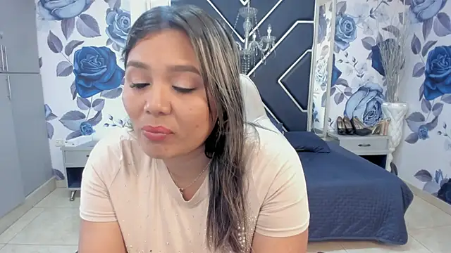 LatinaHoleQueen online show from 5, 11, 2025