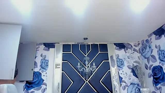 LatinaHoleQueen online show from 13, 11, 2025