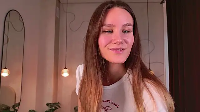 Snapshot of _Clare_Florence_ chatting on 4, 10, 2025  Clare Florence  online show from 4, 10, 2025