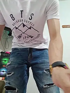 Ethanho0t online show from 2, 12, 2025