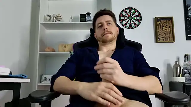 Snapshot of aaron_nvk chatting on 16, 11, 2025 aaron nvk online show from 16, 11, 2025