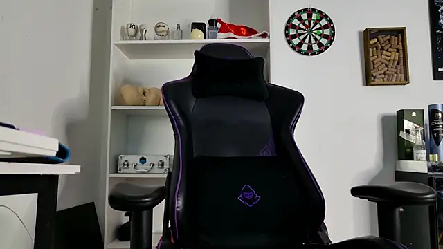 Snapshot of aaron_nvk chatting on 14, 12, 2025 aaron nvk online show from 14, 12, 2025